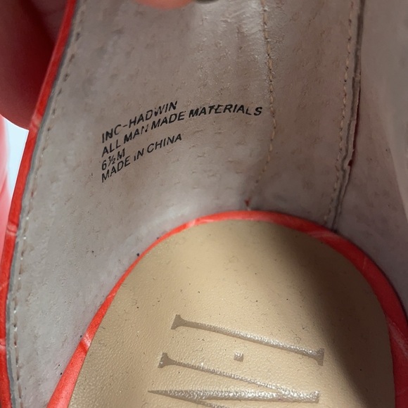 I.N.C. Embossed sandal heels - Picture 5 of 9